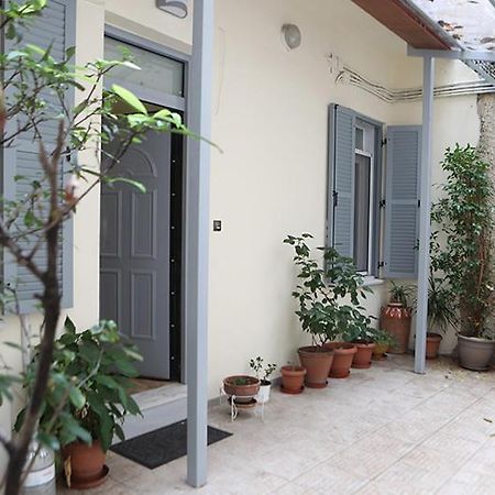 Όμορφο Διαμέρισμα Σε Διατηρητέο Κτίσμα Στην Αθήνα Экстерьер фото